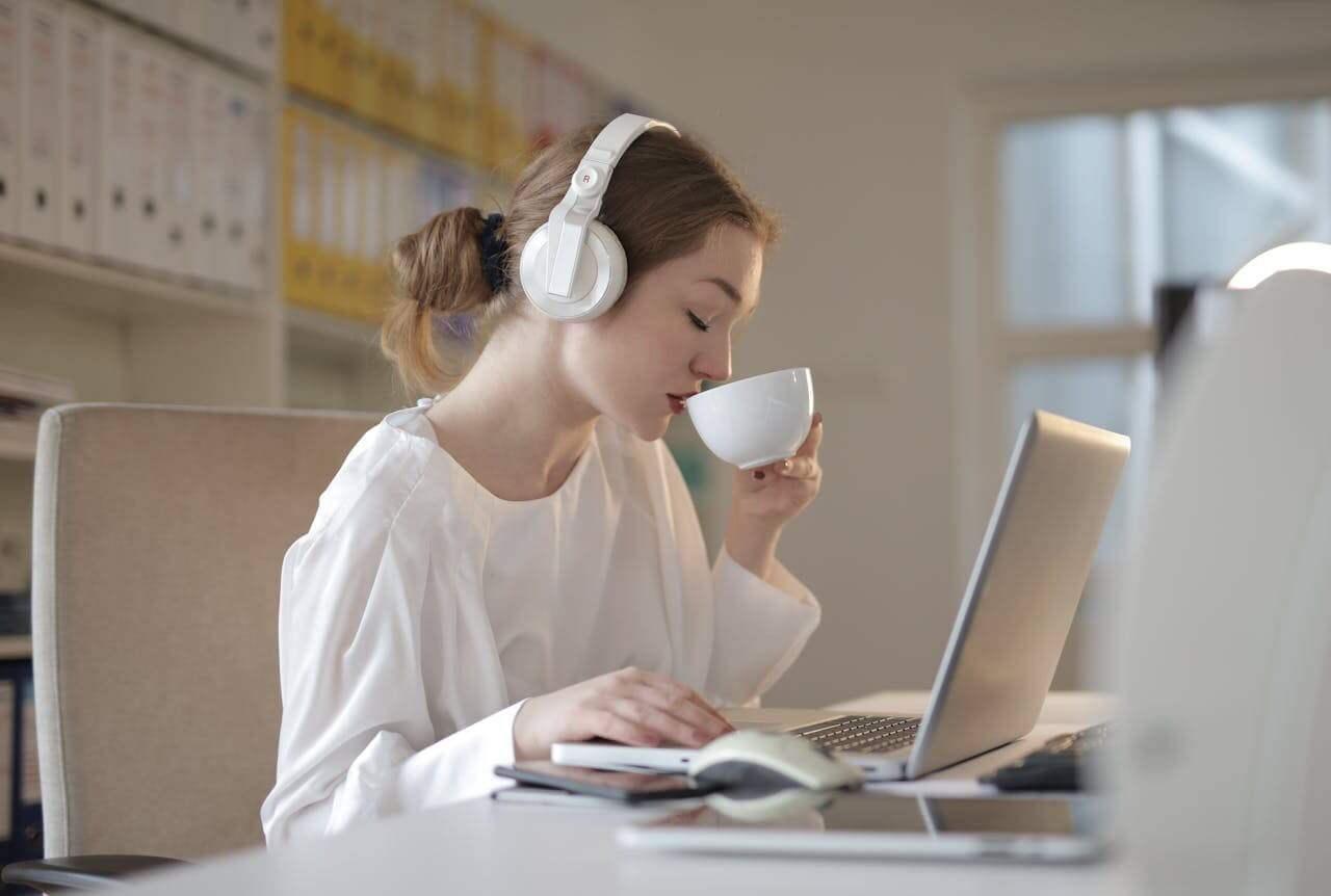 declutter your workspace