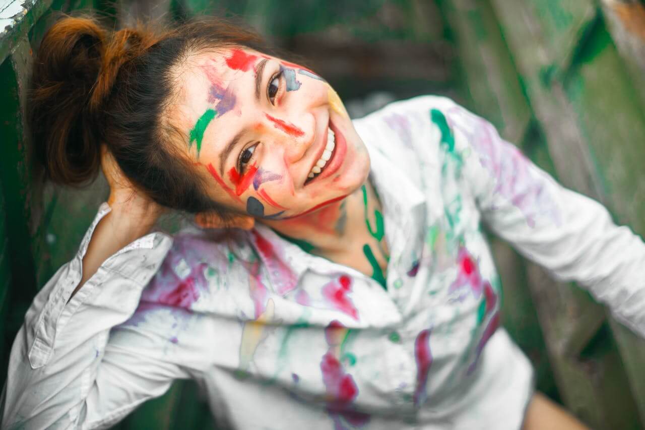 how to be happy with humor